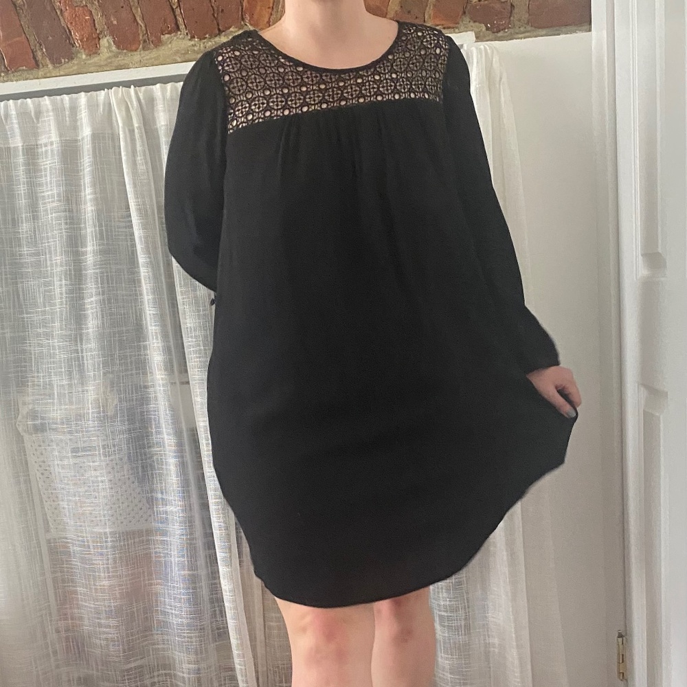 Black dress, thin crochet neckline
